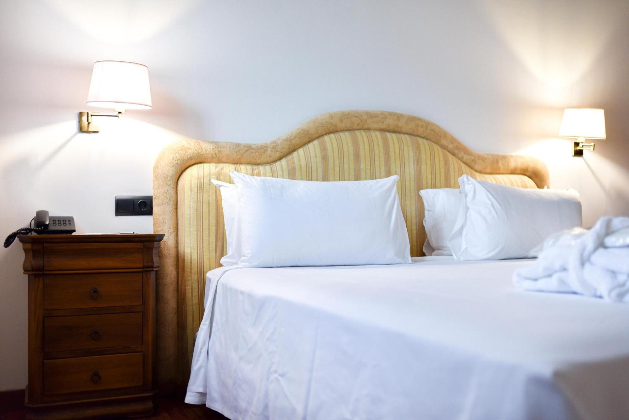 โบเดก้า เรียล Hotel เอลปูแอร์โต เด ซานตามาริอา ภายนอก รูปภาพ